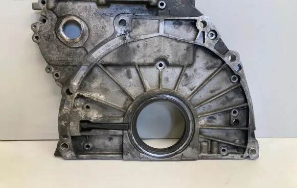 BMW 3 E90 E91 Timing chain cover 7797488