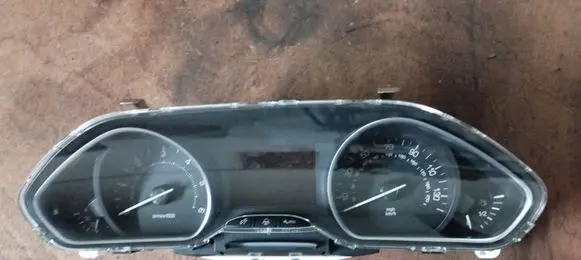 Peugeot 208 Speedometer (instrument cluster) 9675182980D