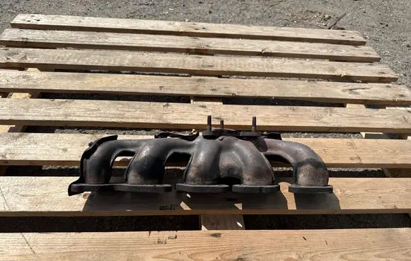 Opel Vivaro Exhaust manifold