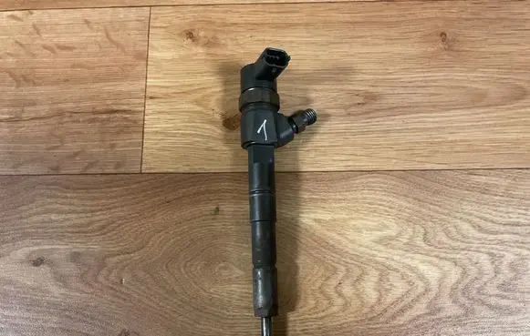 Opel Insignia A Fuel injector 0445110