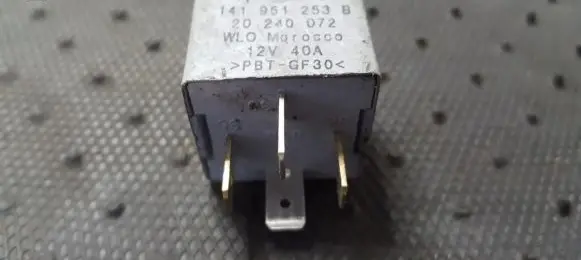 Audi TT Mk1 Other relay 141951253B 20240072