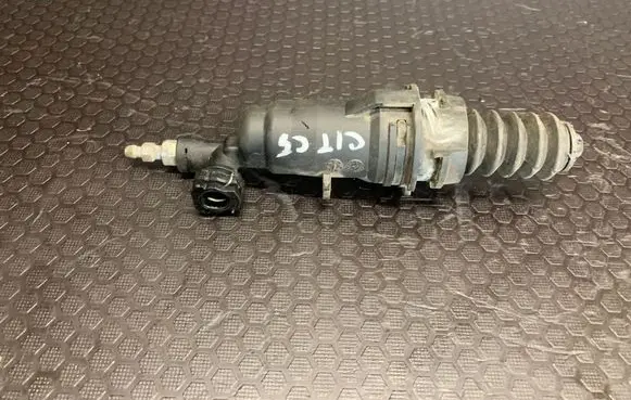 Clutch slave cylinder
