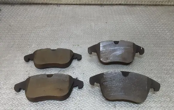 Volvo V60 Brake pads (front) 