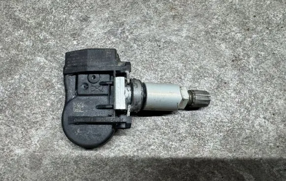 BMW i3 Tire pressure sensor 6881891 81800520566 A5516005203