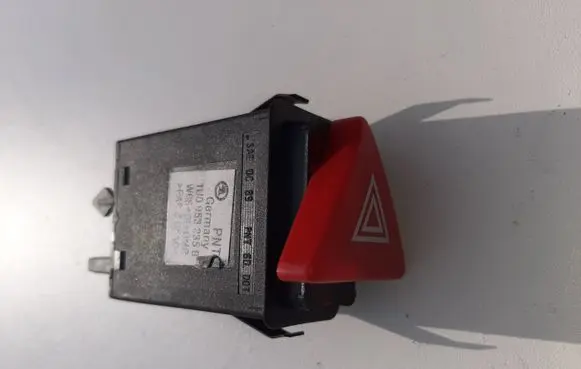 Skoda Octavia Mk1 (1U) Hazard light switch 1U0953235B