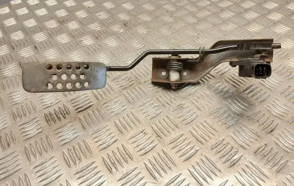 Nissan X-Trail T30 Accelerator throttle pedal 18919AM810