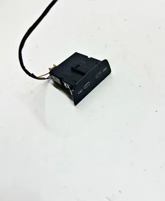 Volkswagen Polo VI USB socket connector 2G6035954 35168738 0000150150720