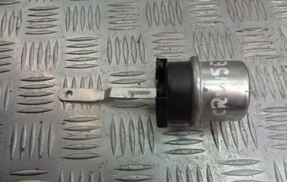 Chrysler PT Cruiser Vacuum valve 4885338AA