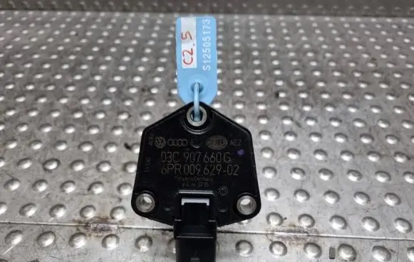 Audi A4 S4 B8 8K Oil level sensor 03C907660G