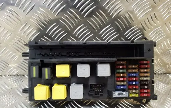 Mercedes-Benz Sprinter W906 Fuse box cover A9065454401