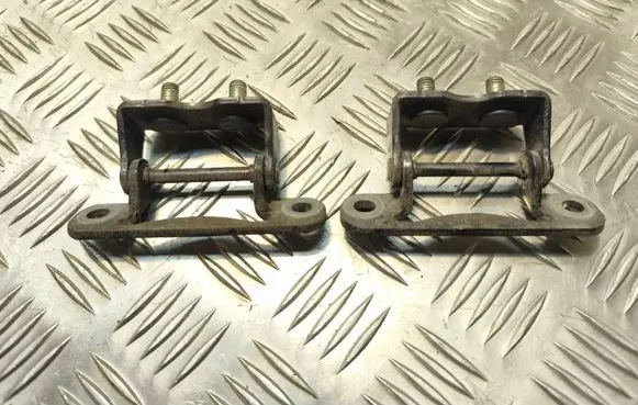 Subaru Forester SH Loading door hinge set 