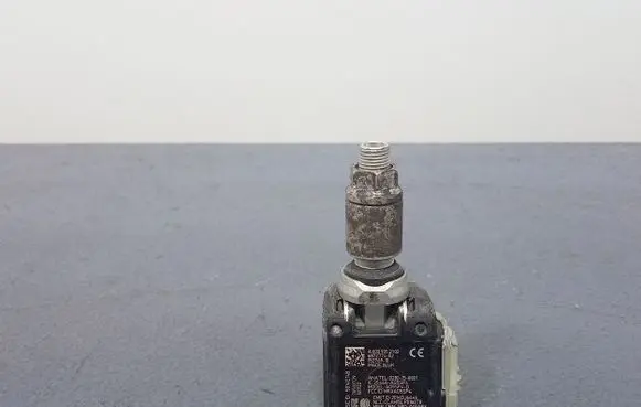 BMW 7 F01 F02 F03 F04 Tire pressure sensor 6872774