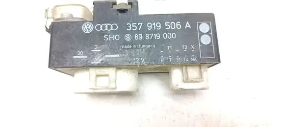 Volkswagen PASSAT B4 Coolant fan relay 357919506A