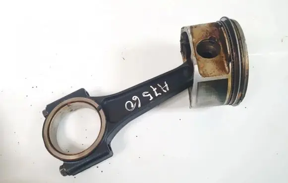 Jeep Cherokee Piston with connecting rod