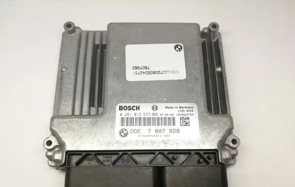BMW 1 E81 E87 Engine control unit/module 7807828