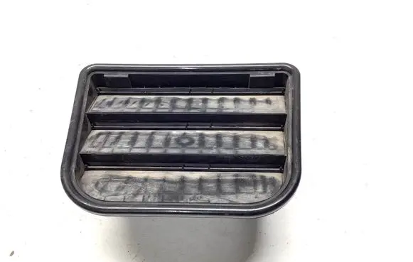 Volvo S60 Quarter panel pressure vent 31291229