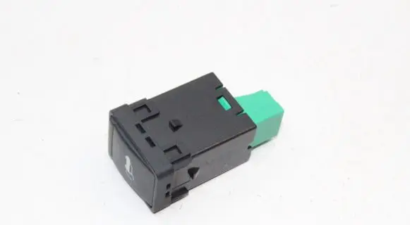 Nissan X-Trail T32 Tailgate/boot open switch button 