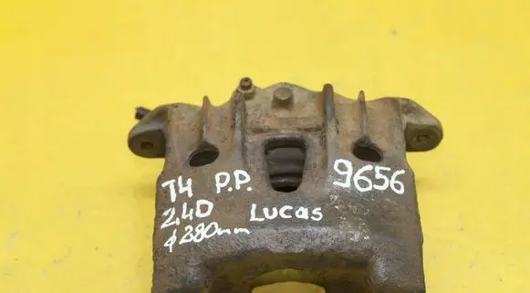 Volkswagen Multivan T4 Front brake caliper