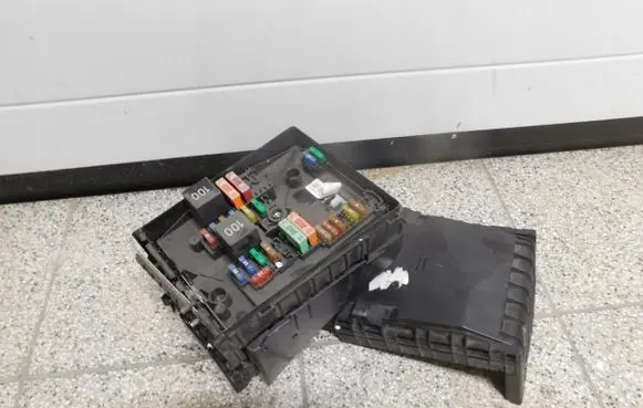 Volkswagen Tiguan Fuse box set
