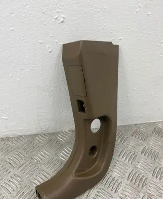Foot area side trim
