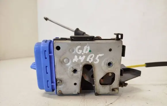 Audi A4 S4 B5 8D Rear door lock 8D0839016A