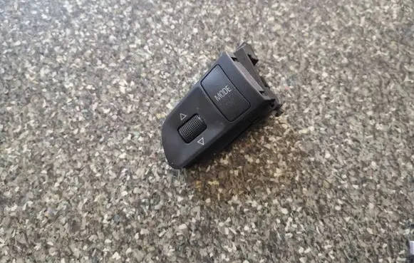 Audi A6 S6 C6 4F Steering wheel buttons/switches 4F0951527