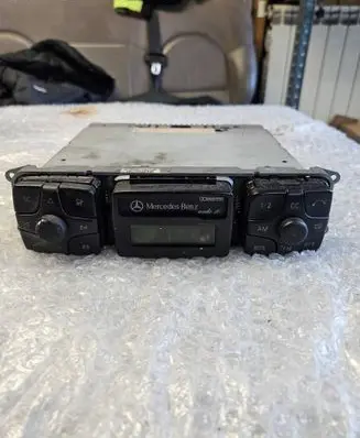 Mercedes-Benz S W220 Radio/CD/DVD/GPS head unit 11021504 A2208200686