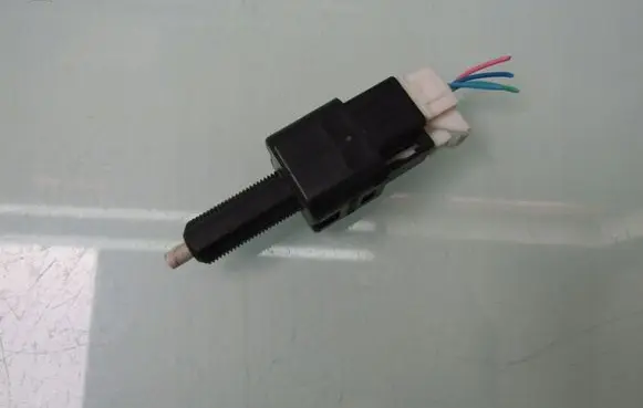 Nissan Micra Brake pedal sensor switch 4617H2