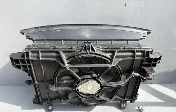 Tesla Model Y Electric radiator cooling fan 149399500C