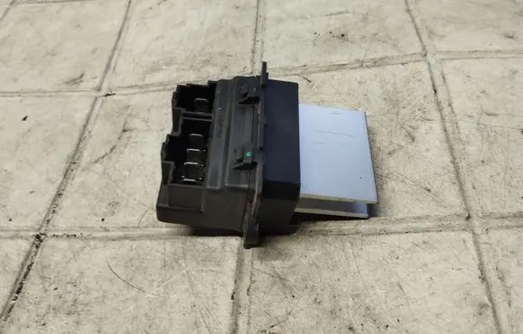 Chrysler Pacifica Heater blower motor/fan resistor 790834UB