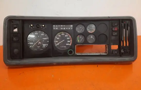 Volkswagen PASSAT B5 Speedometer (instrument cluster) 87001114