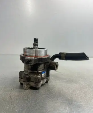 Nissan X-Trail T30 Power steering pump 51192239