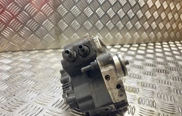Volvo V70 Fuel injection high pressure pump 0445010043