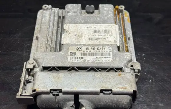 Volkswagen Eos Engine control unit/module 03L906022PM 03L906022G 0281015882
