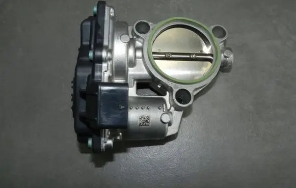 BMW 1 F20 F21 Throttle valve 7618838