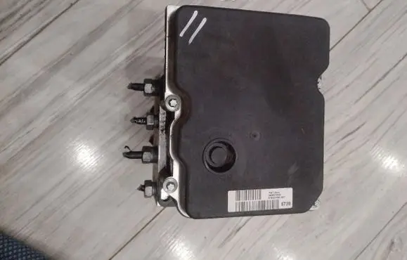Peugeot 508 ABS Pump 9677031780
