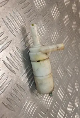 Nissan Terrano Windscreen/windshield washer pump