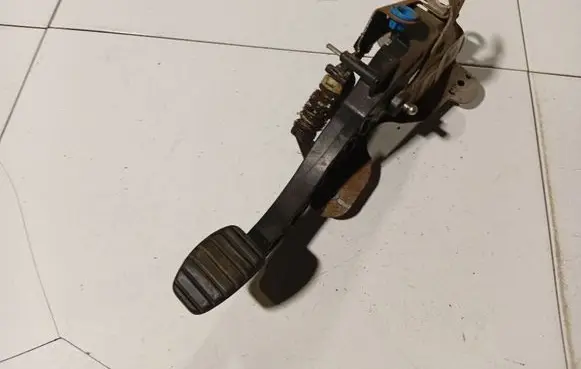 Renault Scenic III - Grand scenic III Clutch pedal 465030038R