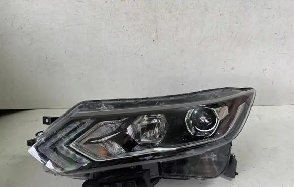 Nissan Qashqai Headlight/headlamp 100-19009