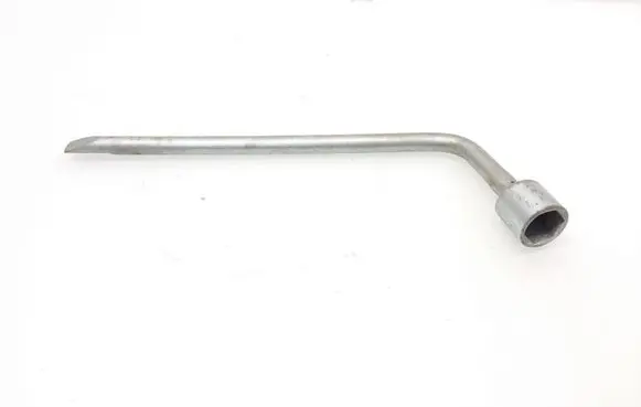Toyota Avensis Verso Wheel nut wrench 