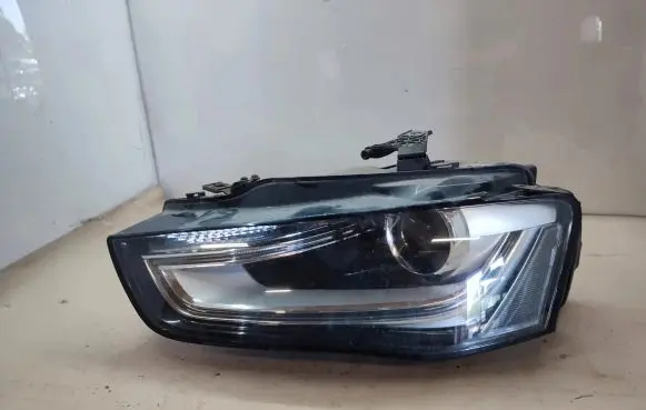 Audi A4 S4 B8 8K Headlight/headlamp 8K0941005D