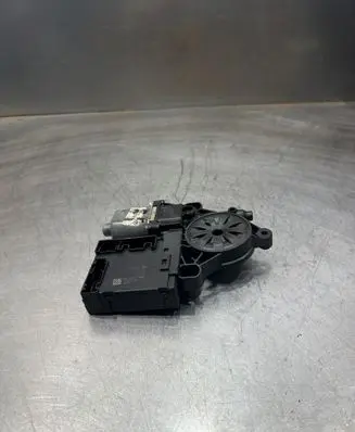 Volkswagen Jetta VI Front door window regulator motor 3C0959792C BRT001 918434110