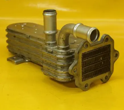 Volkswagen PASSAT B6 EGR valve cooler 03G131513A