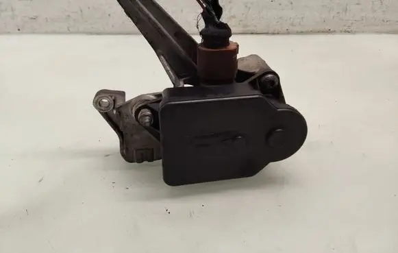 Opel Vectra C Intake manifold valve actuator/motor 55205127