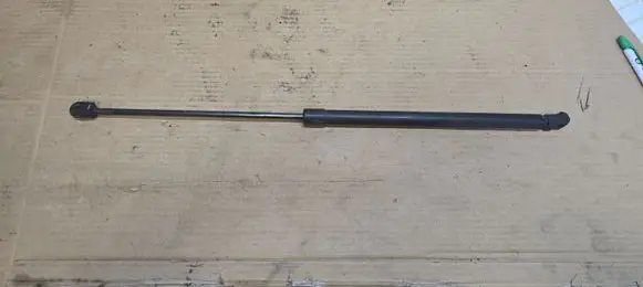 Hyundai i30 Tailgate/trunk strut/damper 817812R000