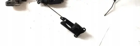 Hyundai Lantra II Rear door lock