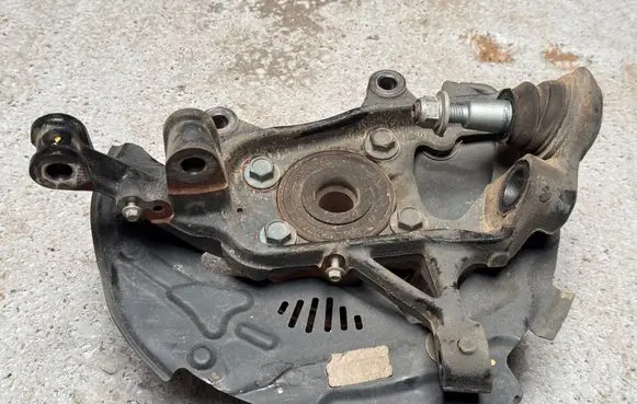 Ford Explorer VI Front wheel hub spindle knuckle LB5C3K170BC
