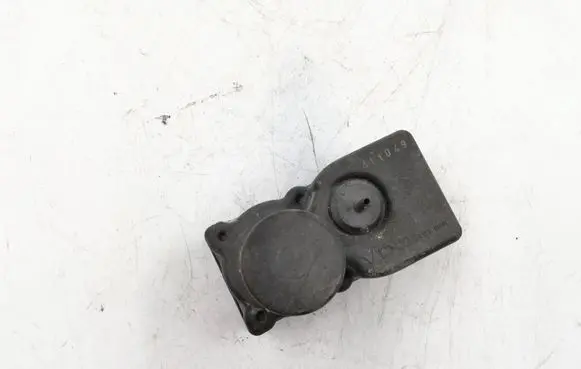 Audi 80 90 S2 B4 Central locking vacuum pump 443862257H
