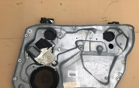 Seat Ibiza III (6L) Front door window regulator with motor 6L4837752DJ