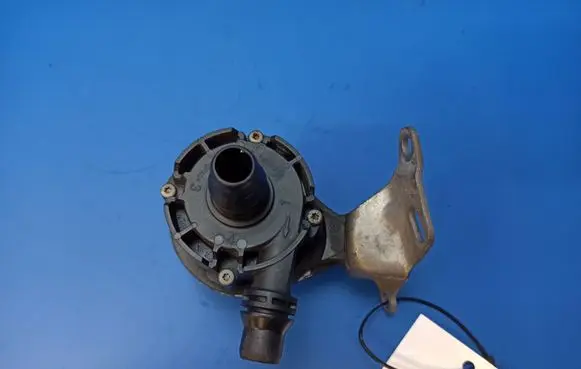 BMW X4 F26 Electric auxiliary coolant/water pump 7643949 764394903